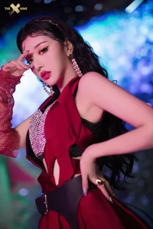 THE9首支MV造型时尚性感写真第5张