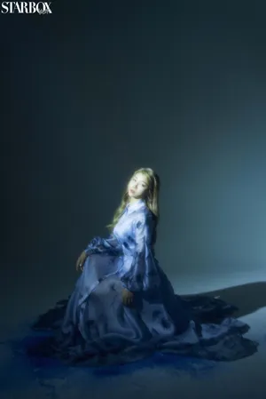 林君怡丸子头甜美写真图片_4