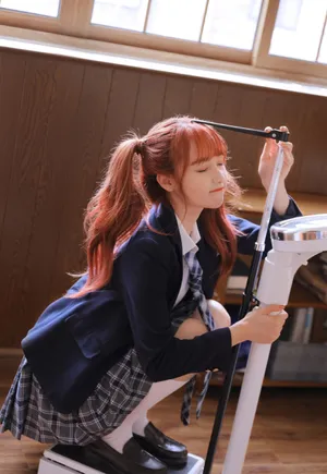SNH48宋昕冉红发双马尾制服写真图片_2
