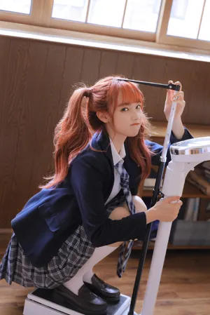 SNH48宋昕冉红发双马尾制服写真图片_3