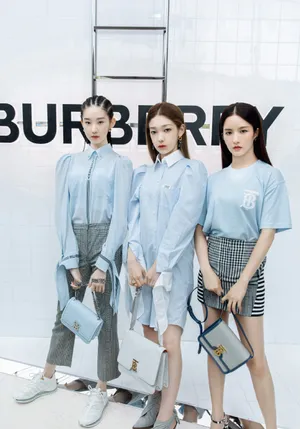 硬糖少女303希林娜依高刘些宁张艺凡活动照图片