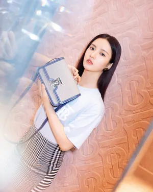 硬糖少女303刘些宁活动照图片_3