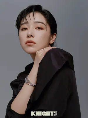 阚清子清爽短发写真图片