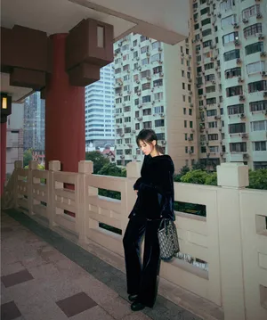 王子文格子丝绒帅气穿搭街拍写真图片_2