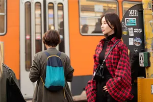 美少女舒畅米兰时髦街拍写真图片_4