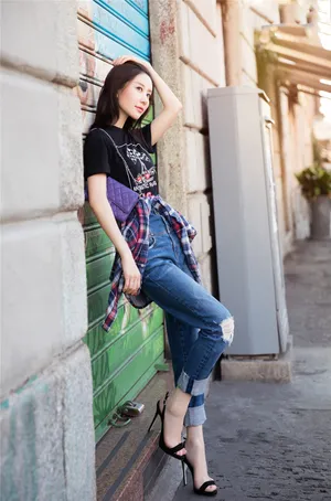 美少女舒畅米兰时髦街拍写真图片_5