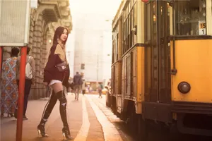 美少女舒畅米兰时髦街拍写真图片_7