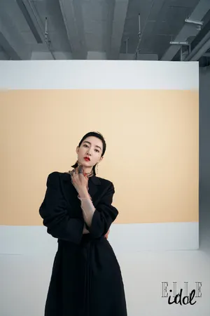 王丽坤西装裙性感写真图片_2