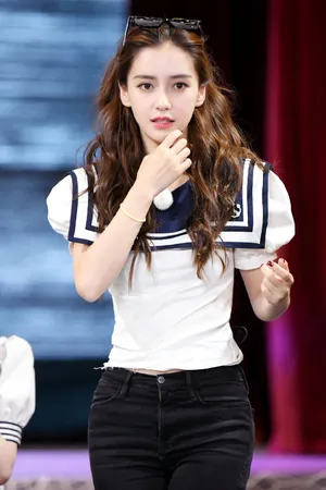 angelababy《奔跑吧》水手服造型图片_8
