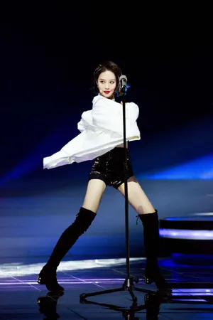 蓝盈莹齐刘海造型时尚性感综艺图片_4