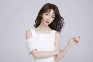 吴谨言夏日清新性感写真大片