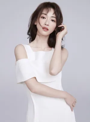 吴谨言夏日清新性感写真大片_3