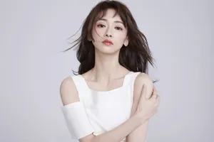 吴谨言夏日清新性感写真大片_4