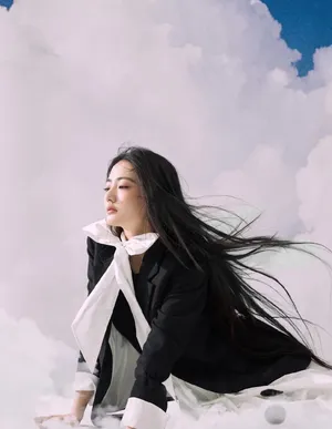 徐璐雀斑妆时尚性感写真_8