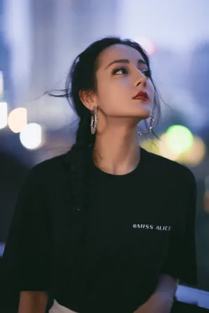 迪丽热巴酷飒摩登黑衣写真图片_4