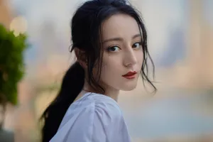 迪丽热巴纯白养眼写真图片_2