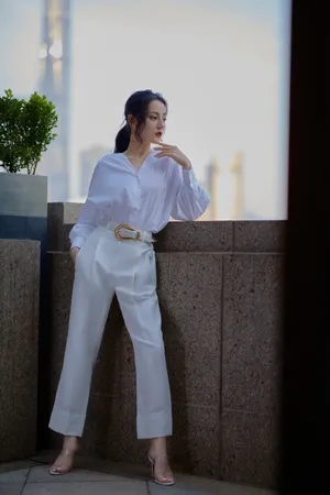 迪丽热巴纯白养眼写真图片_6