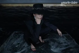 黄圣依水中大片摩登性感写真_4