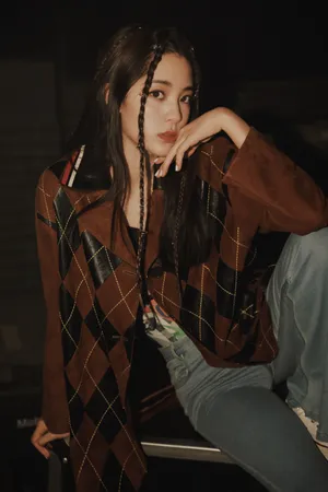 欧阳娜娜指环发辫酷美写真图片_6