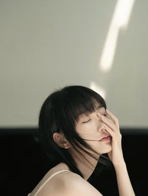 毛晓彤性感迷人写真图片