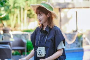 李艺彤田园风甜美写真图片_4
