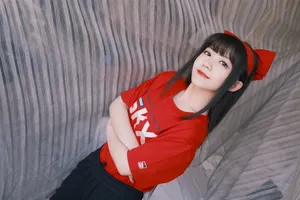 赖美云红色蝴蝶结俏丽写真图片_3