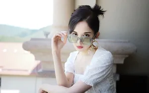 古力娜扎热裤美腿性感私服图片