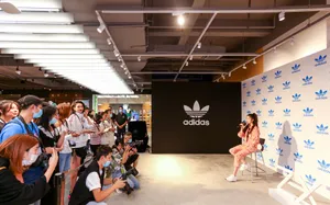 宋妍霏露脐装甜酷活动图片_1