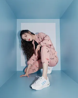 宋妍霏粉嫩甜酷写真图片