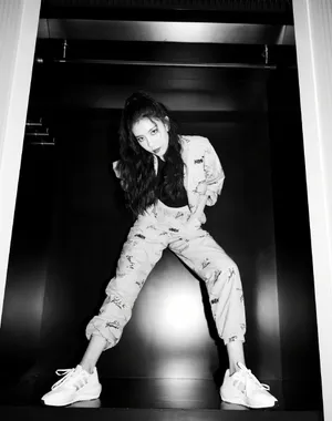 宋妍霏粉嫩甜酷写真图片_3