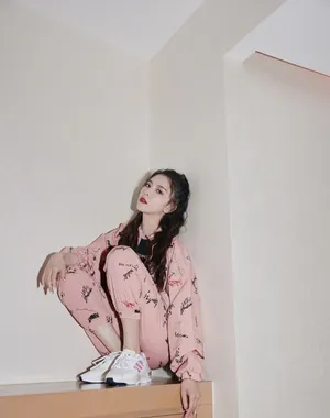 宋妍霏粉嫩甜酷写真图片_4
