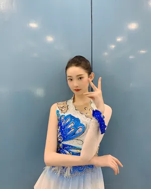 张艺凡体操服性感写真图片_1