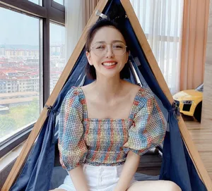 佟丽娅眼镜造型私服照图片_2