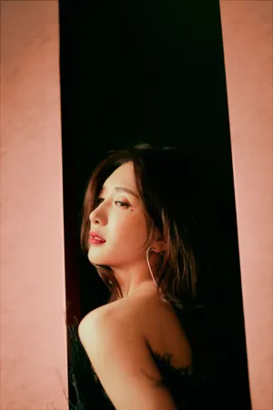 江疏影星耀短裙性感写真图片