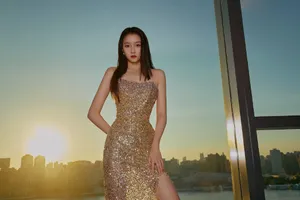关晓彤琉金人鱼长裙冷艳写真图片_4