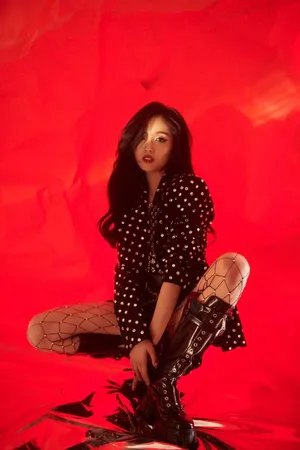 吴宣仪网袜皮靴酷美写真图片_6
