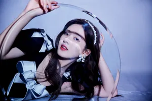 赵露思印花短裙性感图片写真