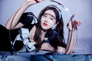 赵露思印花短裙性感图片写真_2