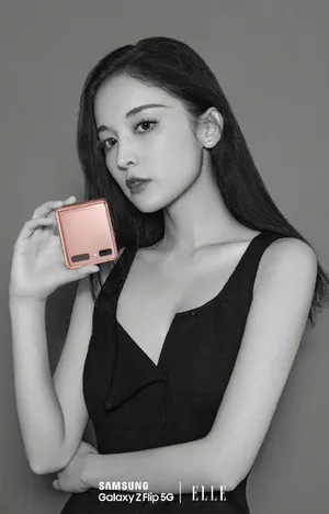 古力娜扎性感妩媚黑白写真图片