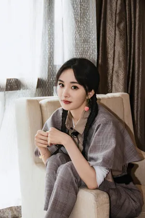 杨幂麻花辫俏丽写真图片_8