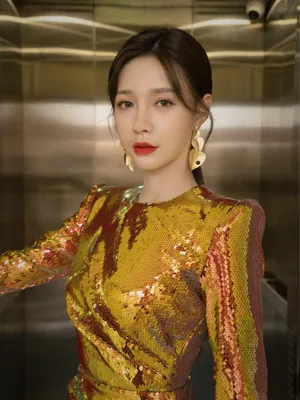 沈梦辰金闪闪亮片裙写真图片_2