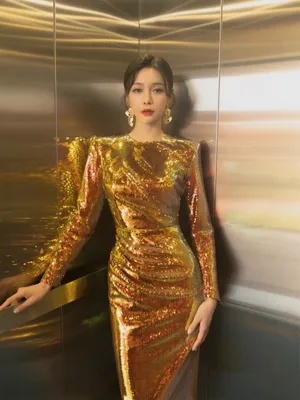 沈梦辰金闪闪亮片裙写真图片_3