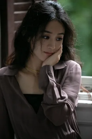 赵丽颖慵懒性感写真花絮图片