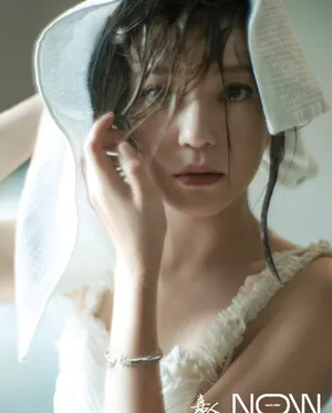 赵薇湿发性感杂志写真_3