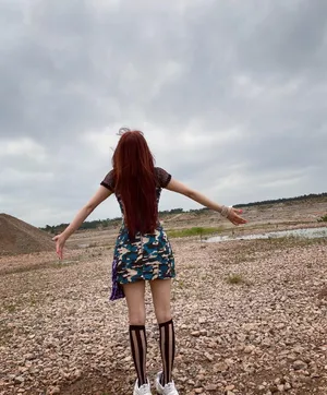 宋雨琦性感甜酷写真图片_3