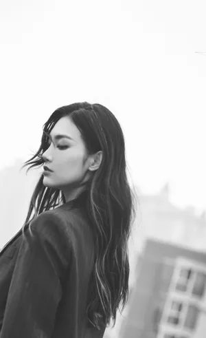 曾可妮酷美西装写真图片_2
