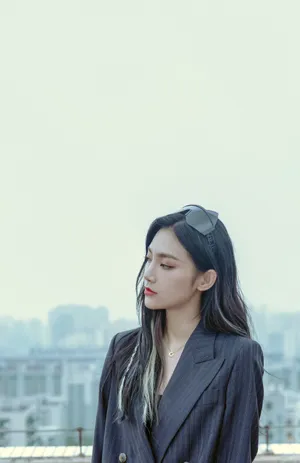 曾可妮酷美西装写真图片_3