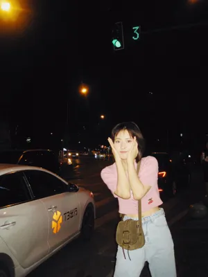 沈月旅拍粉色私服照图片_2