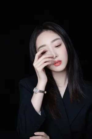 蒋梦婕优雅干练西装写真图片_5