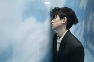 王源初秋草丛大片写真图片_8